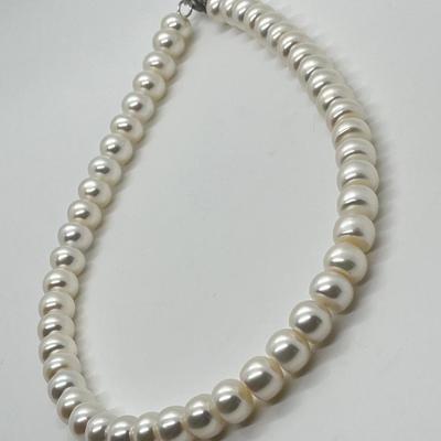 LOT 131: Honora 10mm Rondel Cultured Freshwater Pearl 17" Necklace