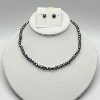 LOT 142: Lee Sands Cultured Pearl 18" Necklace and Earrings Set