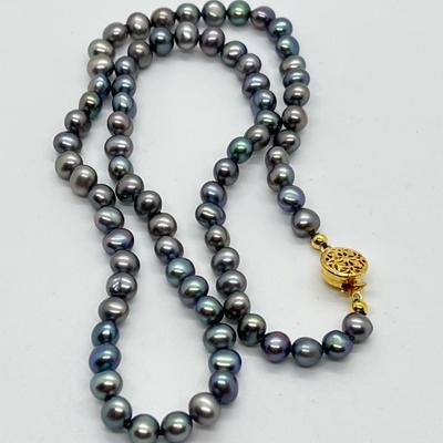 LOT 142: Lee Sands Cultured Pearl 18" Necklace and Earrings Set