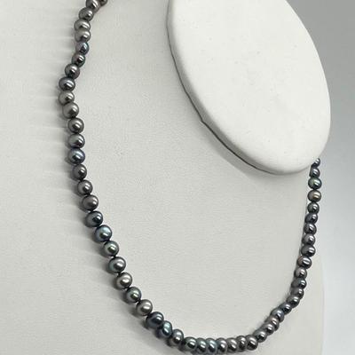 LOT 142: Lee Sands Cultured Pearl 18" Necklace and Earrings Set