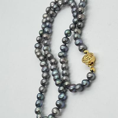 LOT 142: Lee Sands Cultured Pearl 18" Necklace and Earrings Set