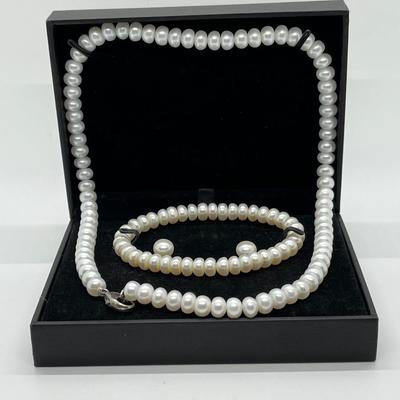 LOT 147: Honora Cultured Freshwater Pearl Three Piece Wardrobe Set - 18" Necklace, Stretch Bracelet, Stud Earrings