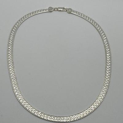 LOT 165: Sterling Silver 18" Diamond Cut Herringbone Necklace 23 gtw