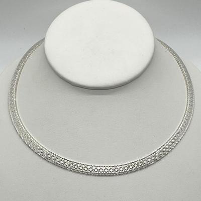 LOT 165: Sterling Silver 18" Diamond Cut Herringbone Necklace 23 gtw