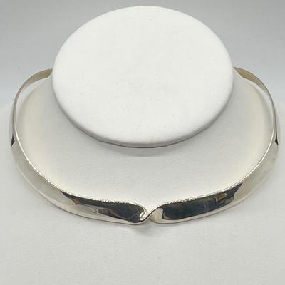 LOT 167: Sterling Silver Collar Necklace Marked 925 GV - 37.9 gtw