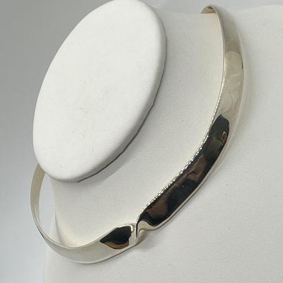 LOT 167: Sterling Silver Collar Necklace Marked 925 GV - 37.9 gtw