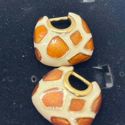LOT 186: Kenneth Jay Lane Interchangeable Earrings - Pierced and Clip-On