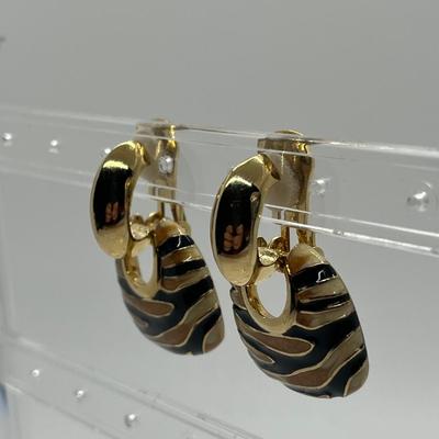 LOT 186: Kenneth Jay Lane Interchangeable Earrings - Pierced and Clip-On