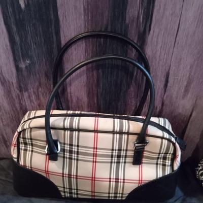 LOT 36  LORD & TAYLOR PLAID PURSE AND THIRTY ONE CLOTH PURSE WITH LEATHER ACCENTS