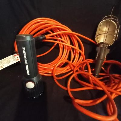 LOT 25 MECHANICS LIGHT AND EXTENSION CORDS