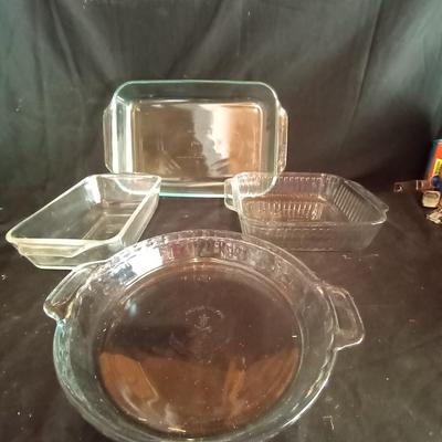 LOT 30  GLASS BAKING PANS