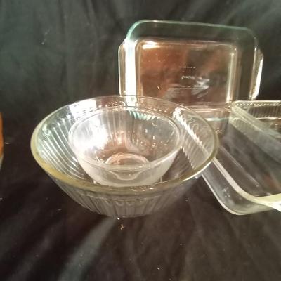 LOT 30  GLASS BAKING PANS