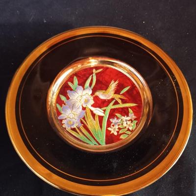 LOT 35 DECROTIVE COLLECTOR PLATES-VASE-FRAMED PICTURE