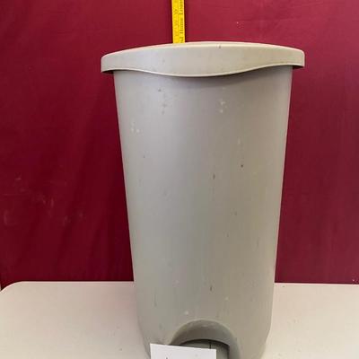 Rubbermaid Trash Can