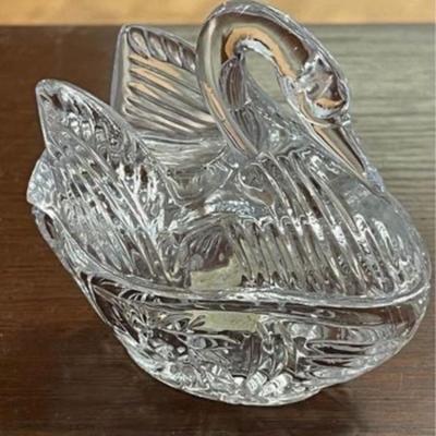 Vintage 24% lead crystal swan trinket dish made in Taiwan