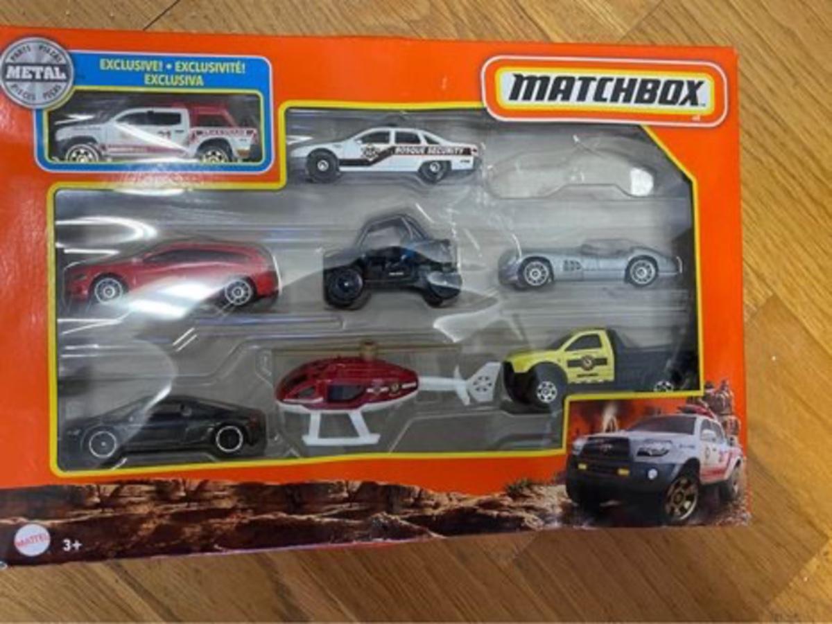 Matchbox Car Set-NEW | EstateSales.org