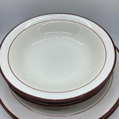 Elegance Collectiom, Bavarian Brown, 4 bowls, 4 plates