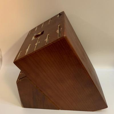 19 slot Wood Knife Block - 8.5â€ deep x 6â€ wide x 8â€ high approx