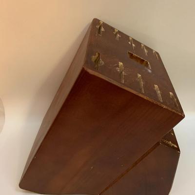 19 slot Wood Knife Block - 8.5â€ deep x 6â€ wide x 8â€ high approx