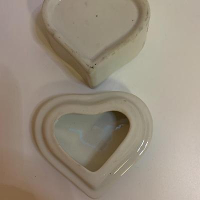 Country Geese & Flowers Heart Trinket Box â€“ Goose with Blue Ribbon Bows â€“ Vintage Porcelain Heart Jewelry Box - 3â€ wide x 3â€...