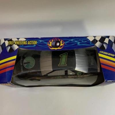 DT Racing 1/24 scale free wheeling action car 7â€ approx