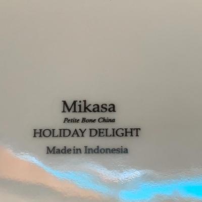 2 Mikasa Holiday Delight Christmas Cake Plates. Petite Bone China. Poinsettia & Pine Cone Design - 7.5â€ diameter each approx