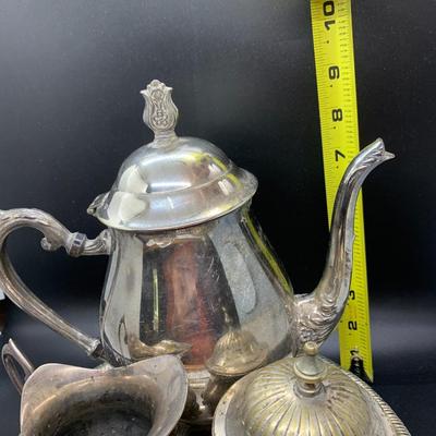 Vintage Silver Plated Tea Set with F. B. Rogers Pot, creamer, sugar and tray - See pics