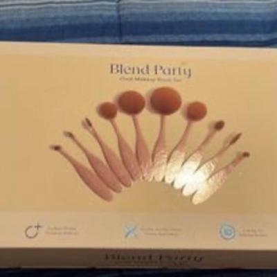 Vanity Planet Blend Party Oval Makeup Brush Set