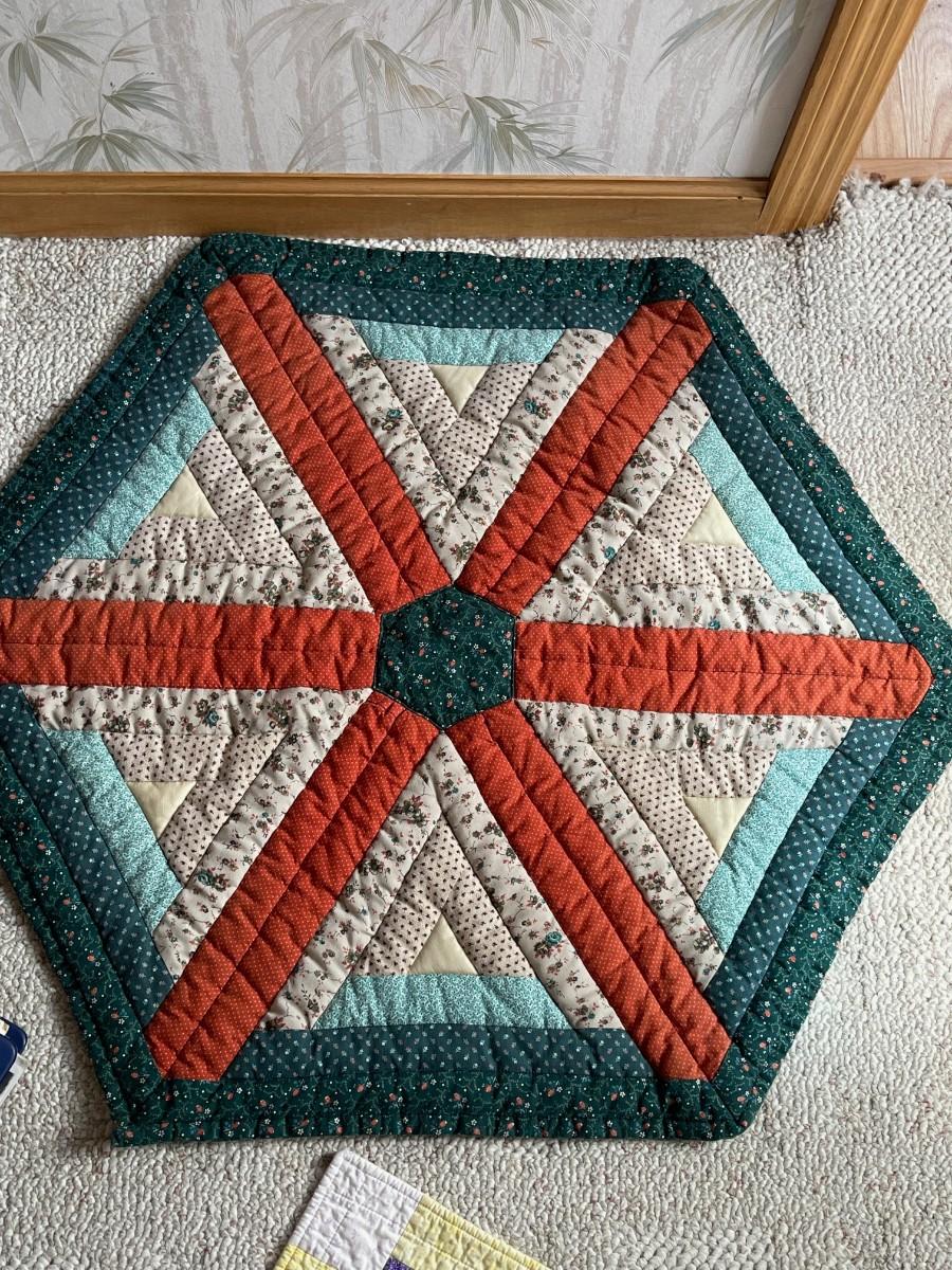 Tabletop quilt sampler