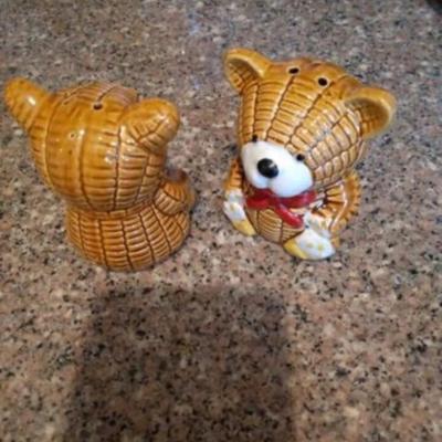 Vintage Brown Teddy Bear with Red Bow Wicker Look Salt and Pepper Shakers