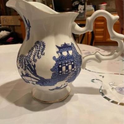 Large Cardew Blue Willow Pitcher