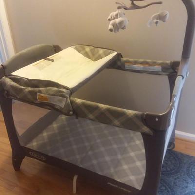 Graco Pack and Play with Basinett