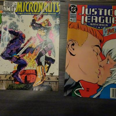LOT 102.  COMIC BOOKS