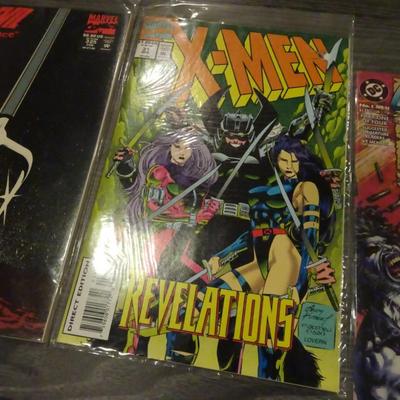 LOT 105.  COMIC BOOKS