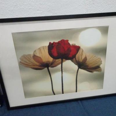 LOT 118. PAIR OF HOME DECOR ART