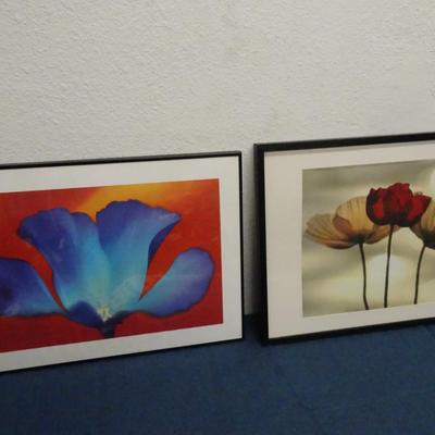 LOT 118. PAIR OF HOME DECOR ART