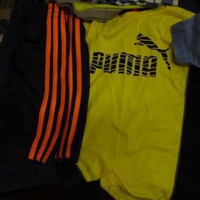 LOT 120. KIDS CLOTHING