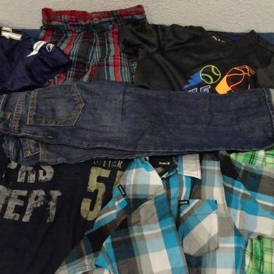 LOT 120. KIDS CLOTHING