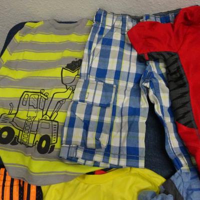 LOT 120. KIDS CLOTHING