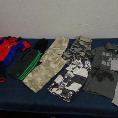 LOT 121. KIDS CLOTHING