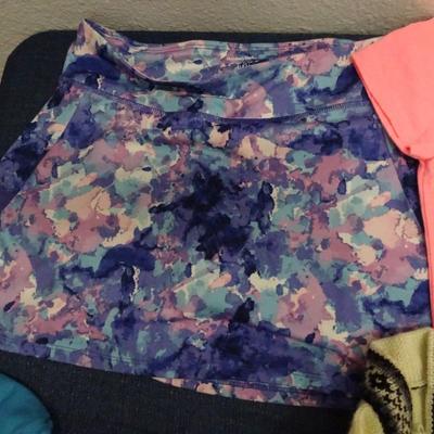 LOT 122. KIDS CLOTHING