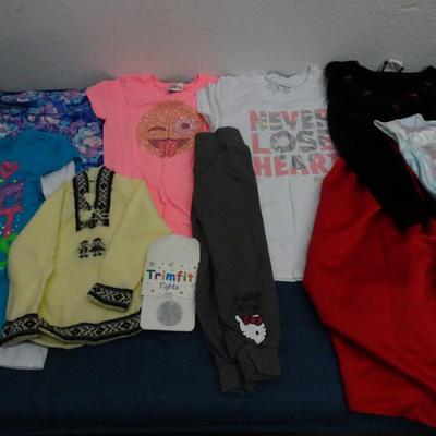 LOT 122. KIDS CLOTHING