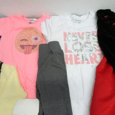 LOT 122. KIDS CLOTHING