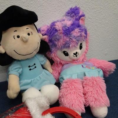 LOT 124. PLUSH TOYS AND DOG TOYS STOCKING