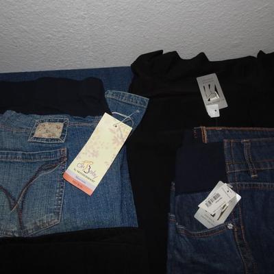 LOT 126. MATERNITY CLOTHING