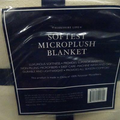 LOT 129  ONE BLANKET, ONE THROW