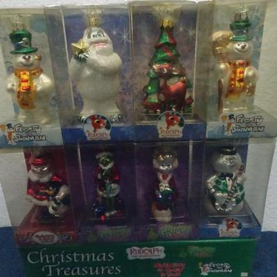 LOT 131 CHRISTMAS ORNAMENTS SET OF 8