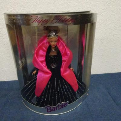 LOT 135. HOLIDAY BARBIE