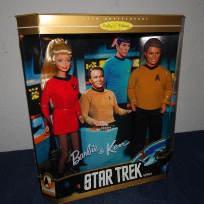 LOT 137. STAR TREK BARBIE