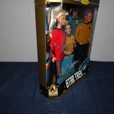LOT 137. STAR TREK BARBIE